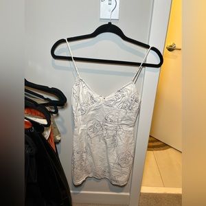 Tight detailed white fitted summer dress